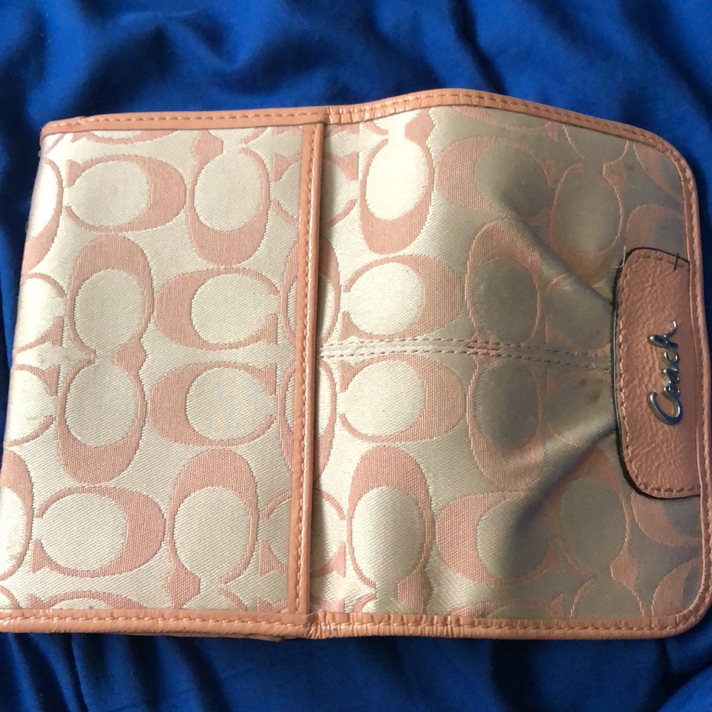 Pink Coach Wallet - Picture 4 of 4